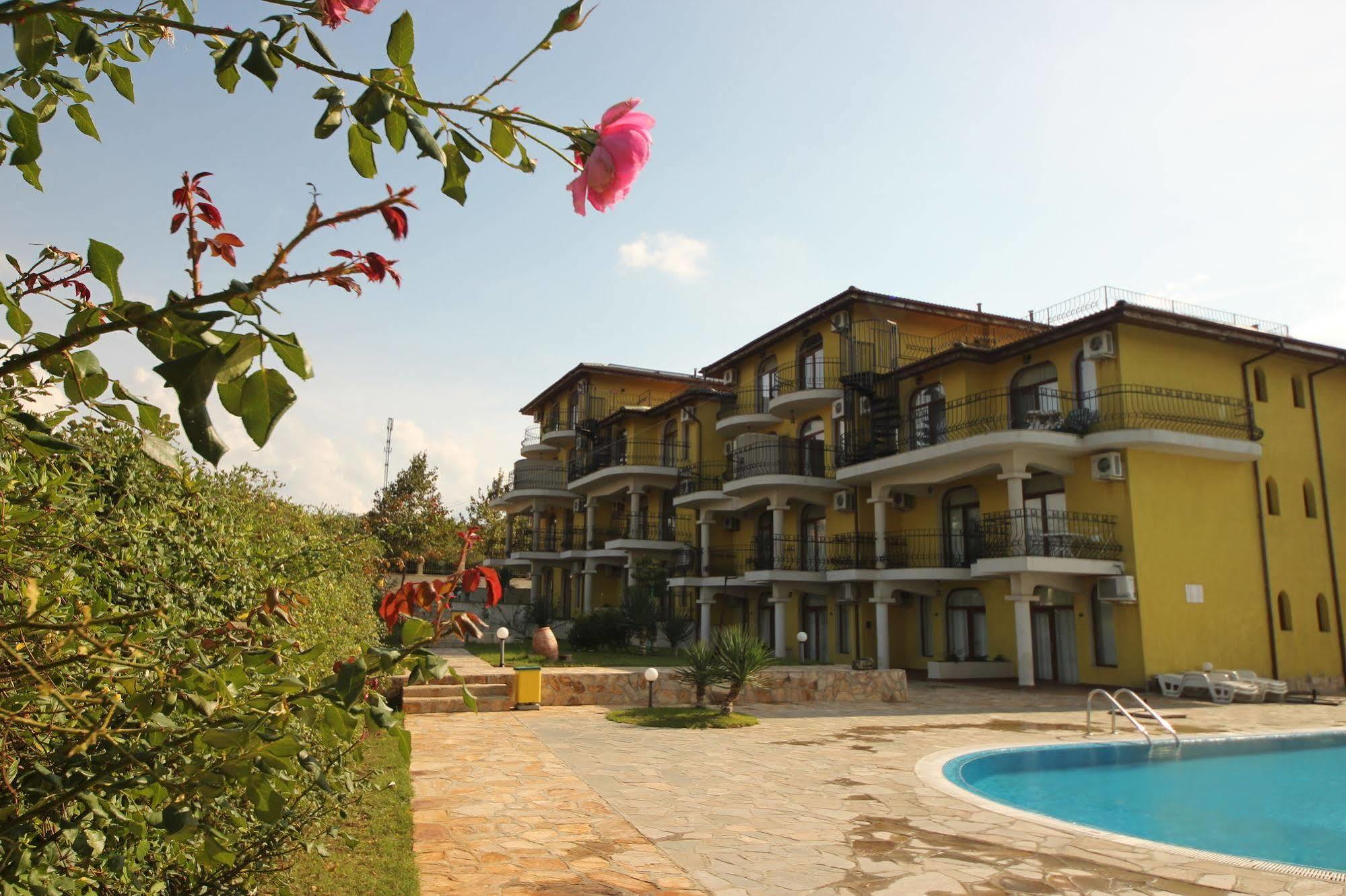 Menada Green Hills Apartments Sozopol Eksteriør bilde